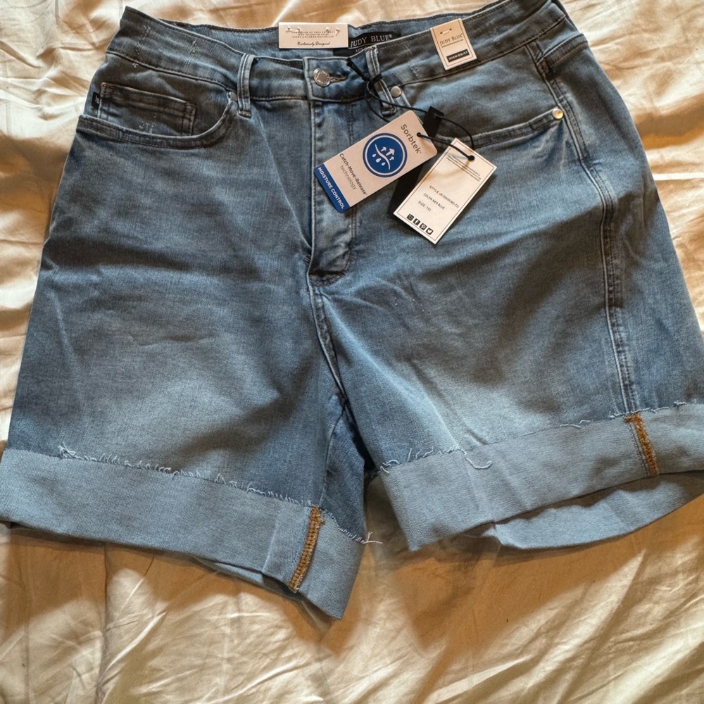 NWT Judy Blue Tummy Control Denim Shorts Raw Edge